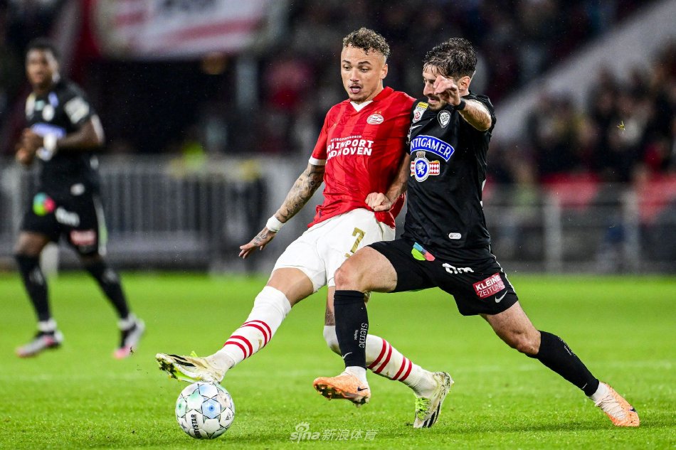 里夫斯及其 里夫斯及其