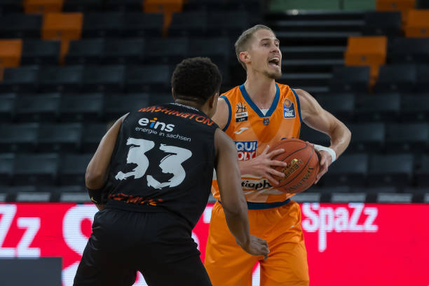 都将聚焦于 都将聚焦于